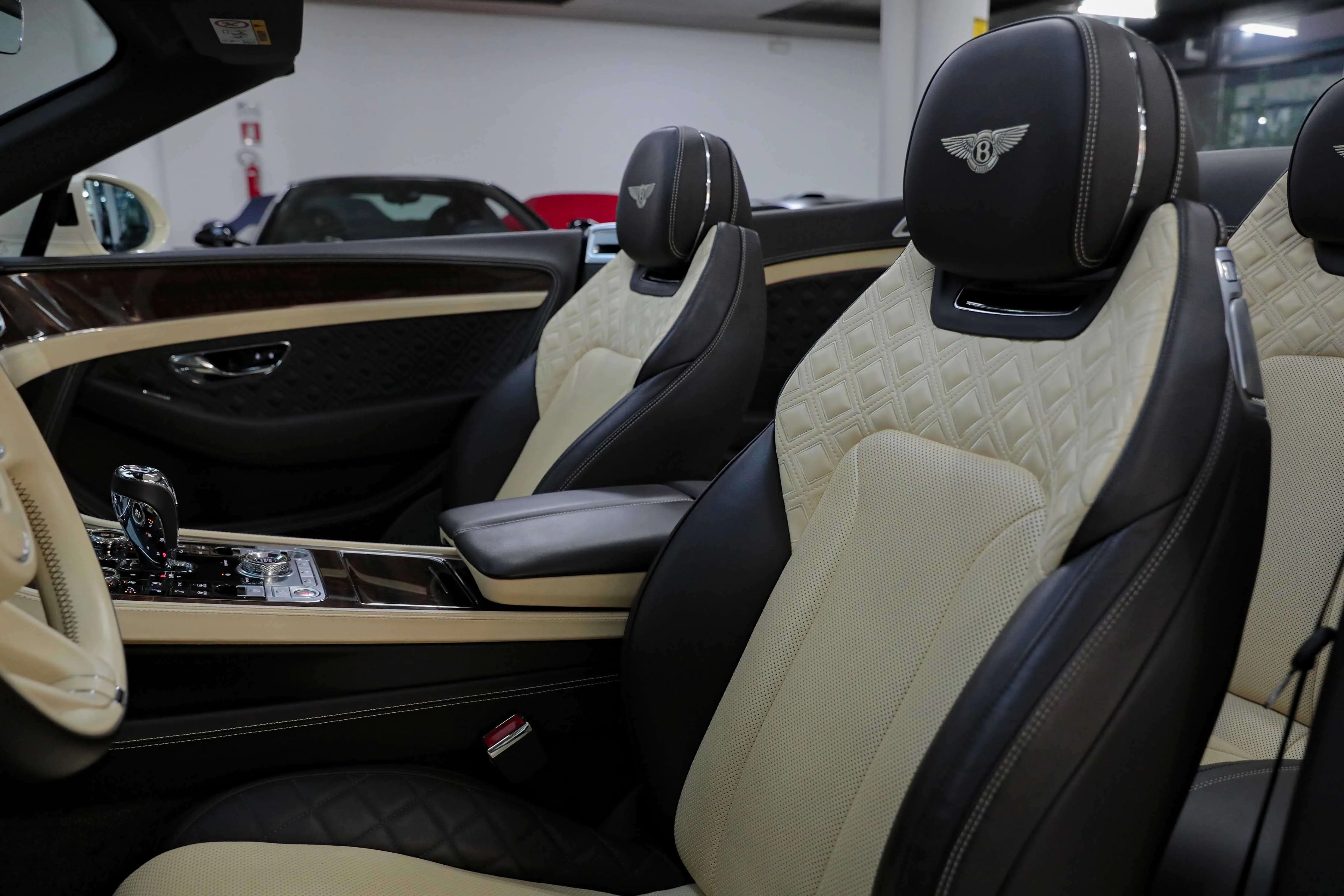 2023 Bentley Continental GTC Azure, 10/15