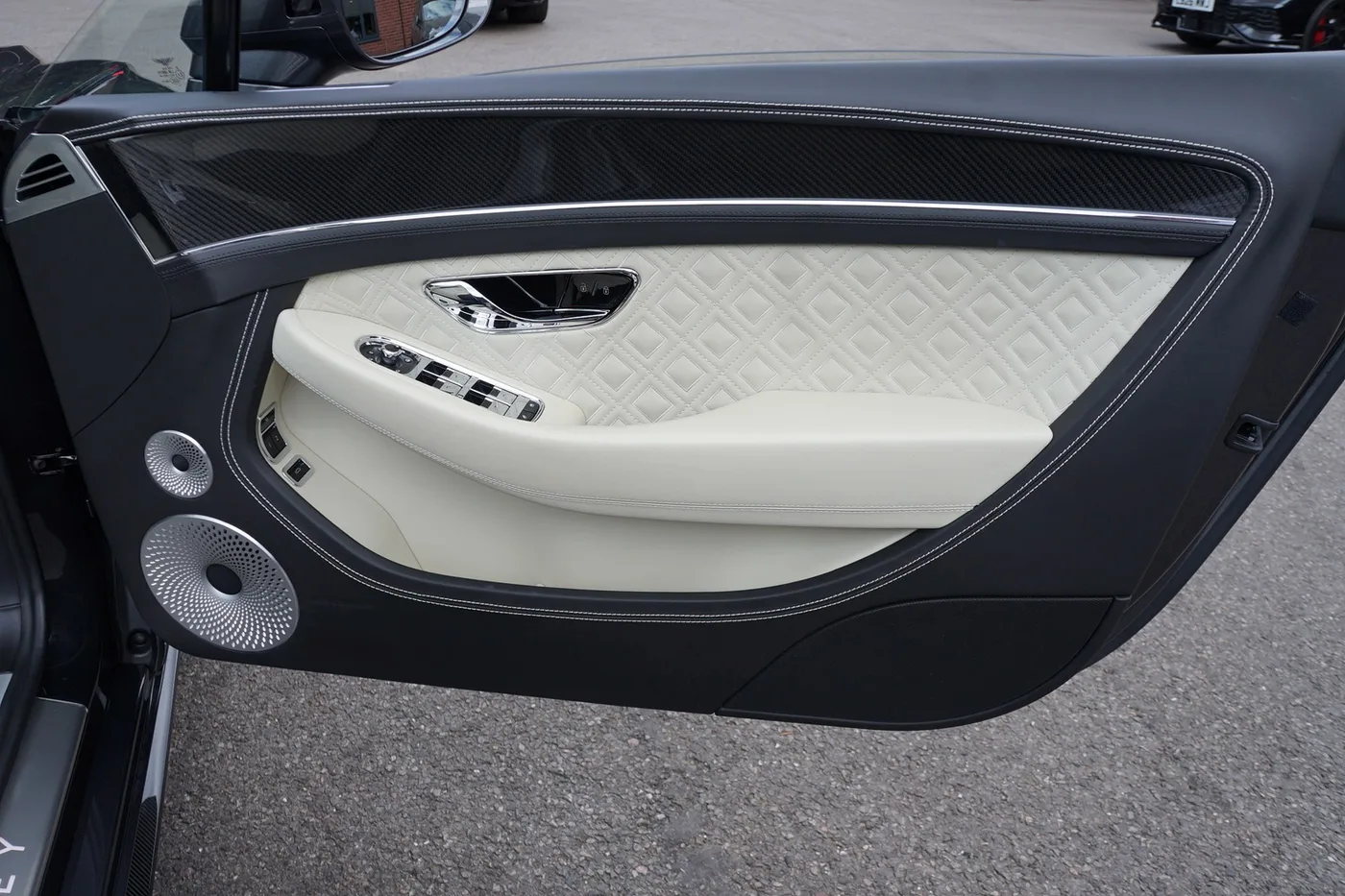 2023 Bentley Continental GTC angeboten von einer Vertragshändlergruppe in Ripley, Vereinigtes Königreich, Foto 10 von 25