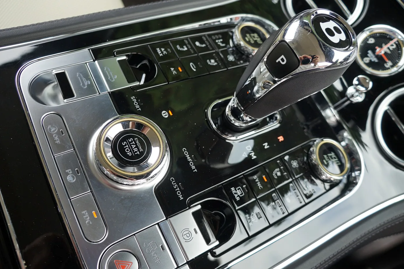 2023 Bentley Continental GTC angeboten von einer Vertragshändlergruppe in Ripley, Vereinigtes Königreich, Foto 14 von 25