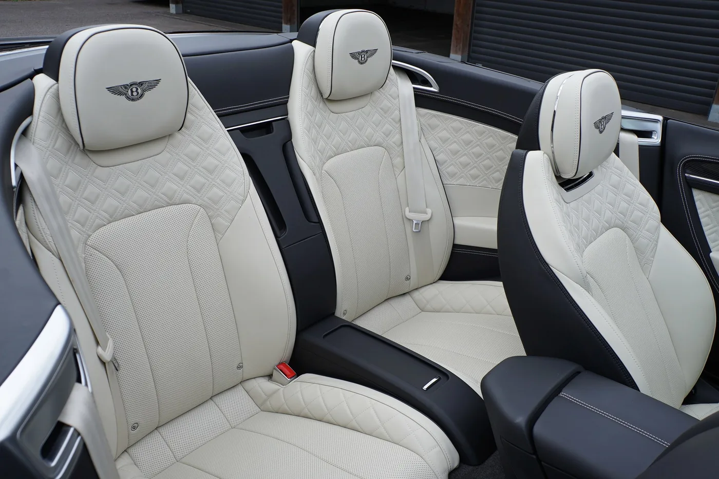 2023 Bentley Continental GTC angeboten von einer Vertragshändlergruppe in Ripley, Vereinigtes Königreich, Foto 19 von 25