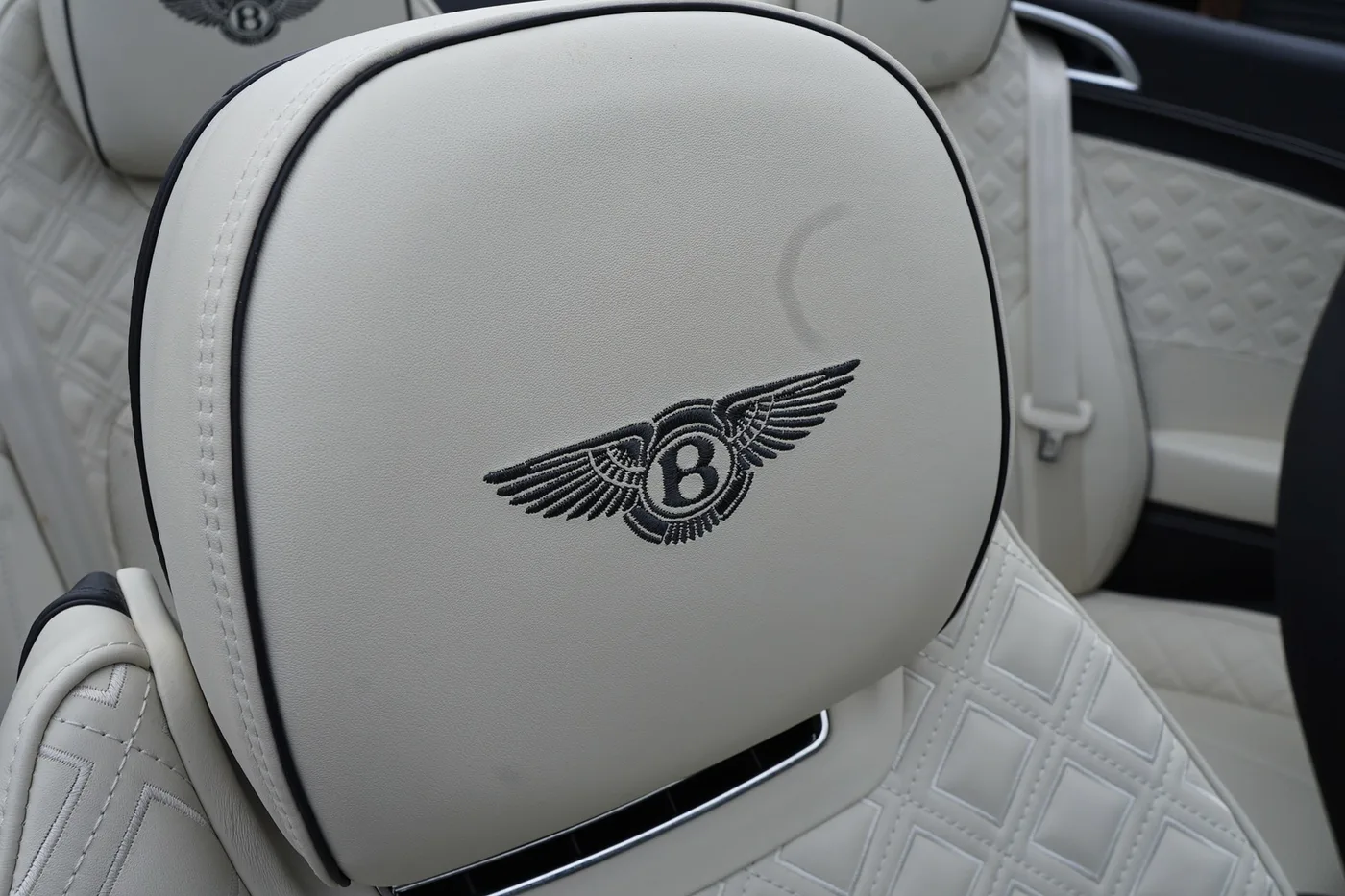 2023 Bentley Continental GTC angeboten von einer Vertragshändlergruppe in Ripley, Vereinigtes Königreich, Foto 20 von 25