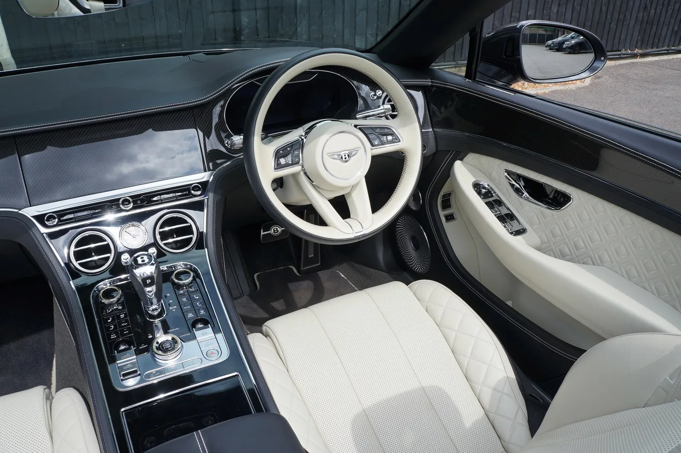 2023 Bentley Continental GTC angeboten von einer Vertragshändlergruppe in Ripley, Vereinigtes Königreich, Foto 21 von 25