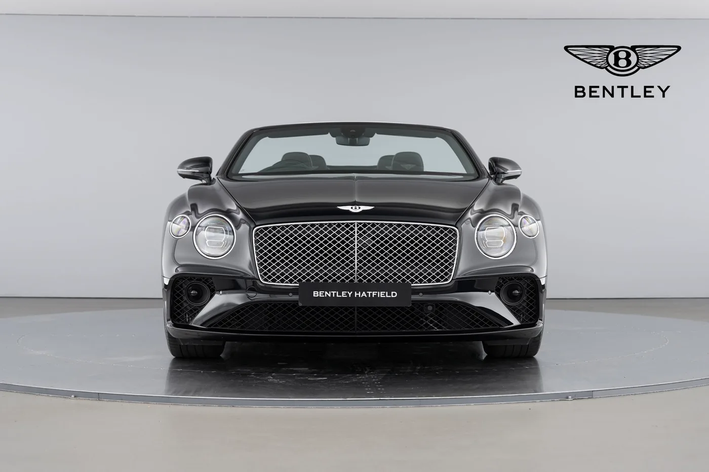 2023 Bentley Continental GTC proposée par un groupe de concessions agréées à Hatfield, Royaume-Uni, photo 4 sur 25