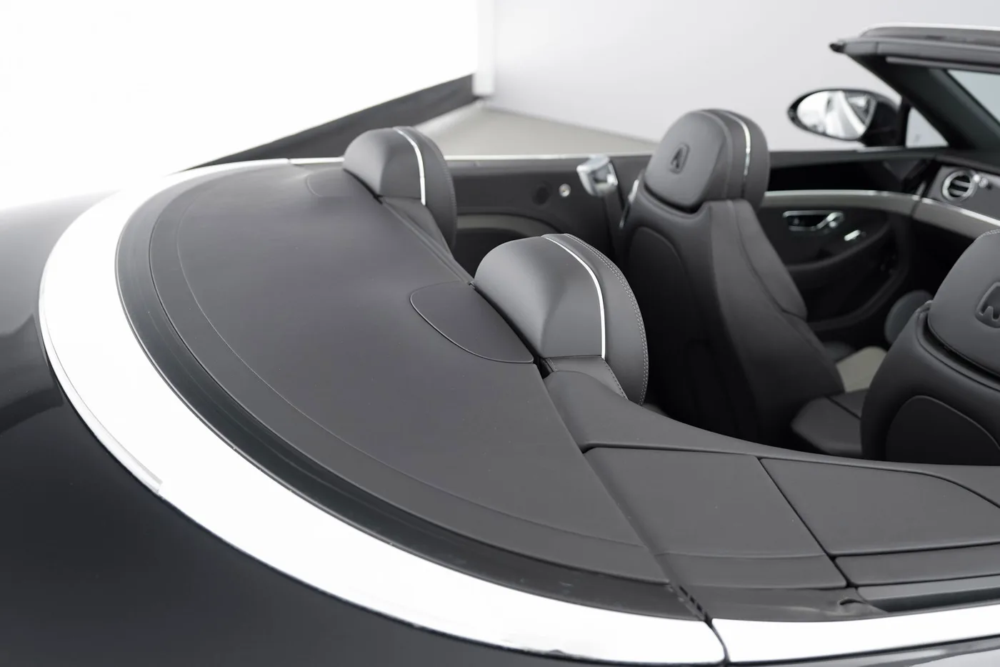 2023 Bentley Continental GTC proposée par un groupe de concessions agréées à Hatfield, Royaume-Uni, photo 11 sur 25