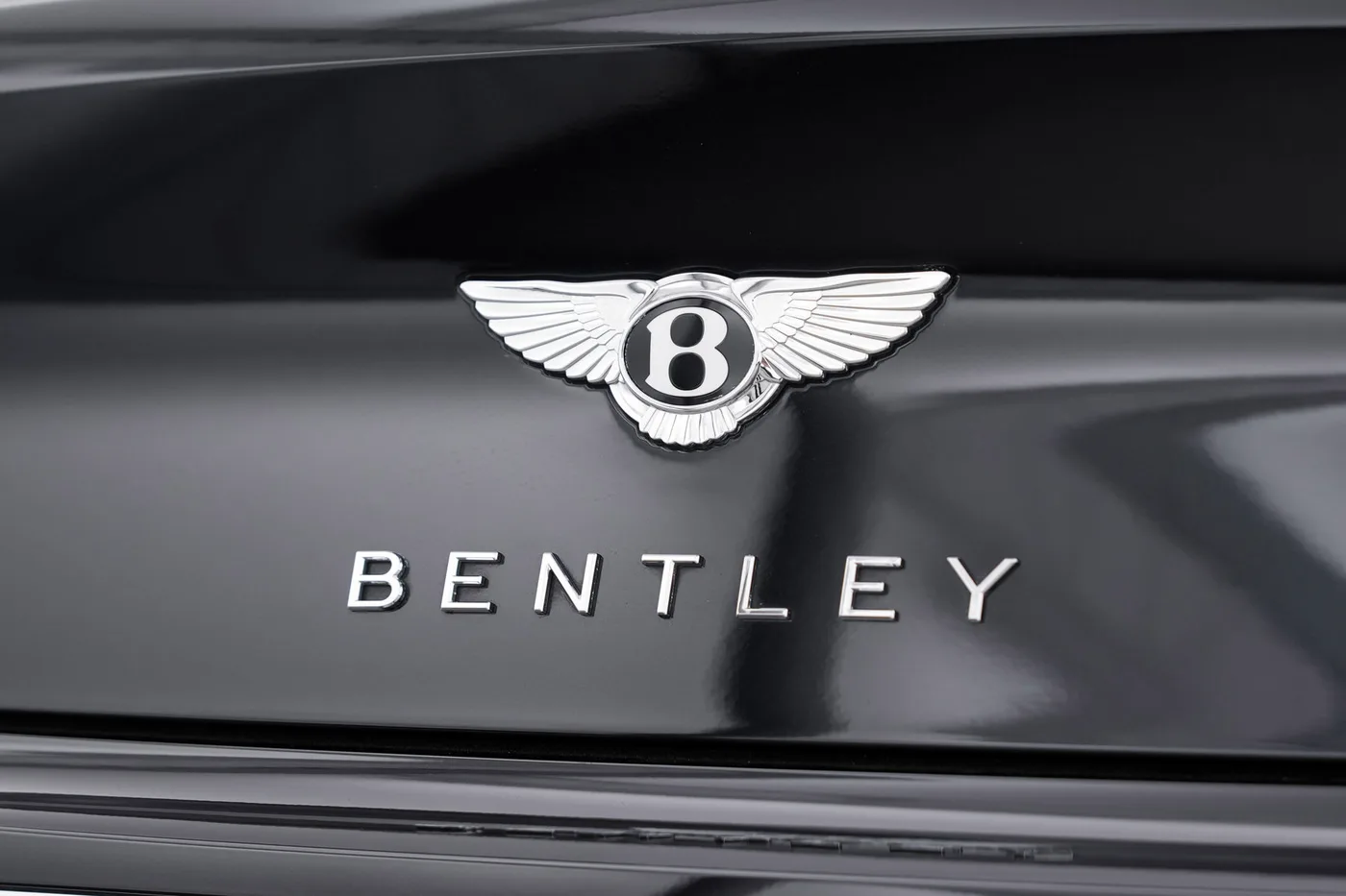 2023 Bentley Continental GTC proposée par un groupe de concessions agréées à Hatfield, Royaume-Uni, photo 18 sur 25