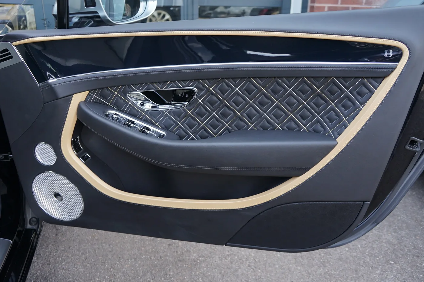 2023 Bentley Continental GTC Mulliner angeboten von einer Vertragshändlergruppe in Ripley, Vereinigtes Königreich, Foto 10 von 25