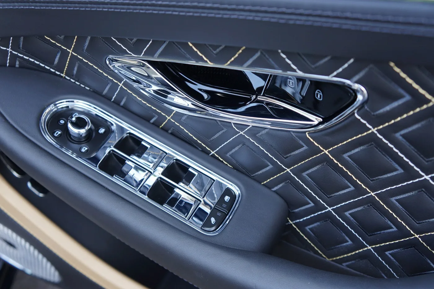 2023 Bentley Continental GTC Mulliner angeboten von einer Vertragshändlergruppe in Ripley, Vereinigtes Königreich, Foto 11 von 25