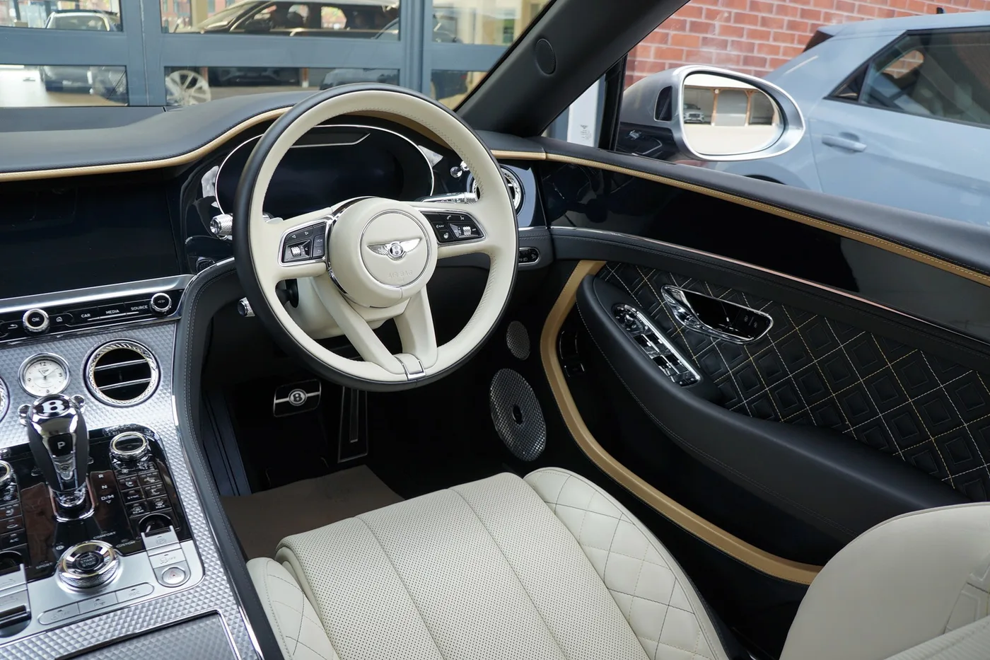 2023 Bentley Continental GTC Mulliner angeboten von einer Vertragshändlergruppe in Ripley, Vereinigtes Königreich, Foto 14 von 25