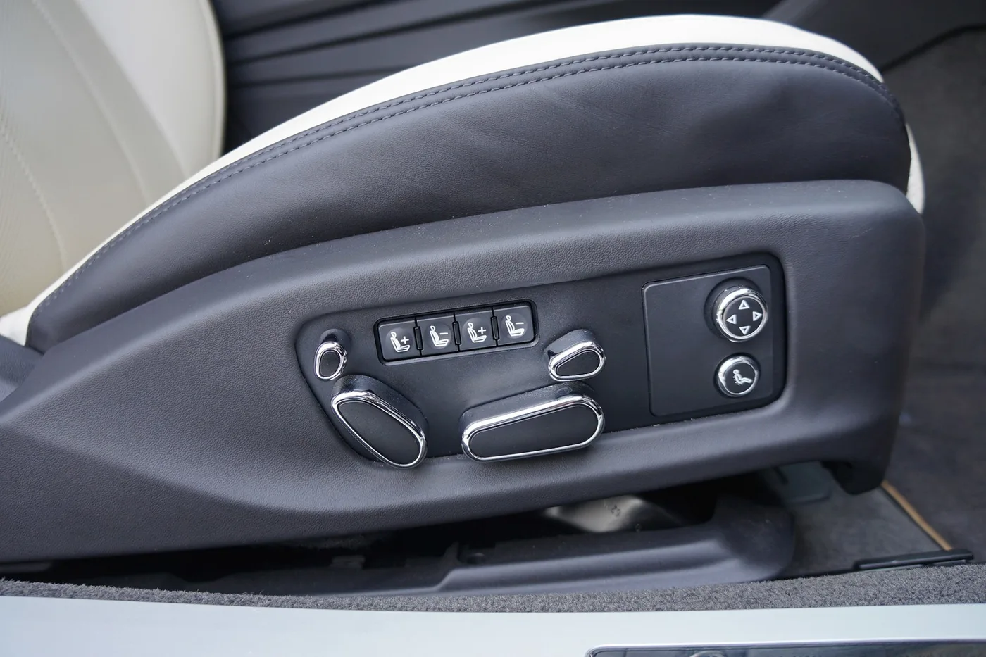 2023 Bentley Continental GTC Mulliner angeboten von einer Vertragshändlergruppe in Ripley, Vereinigtes Königreich, Foto 23 von 25