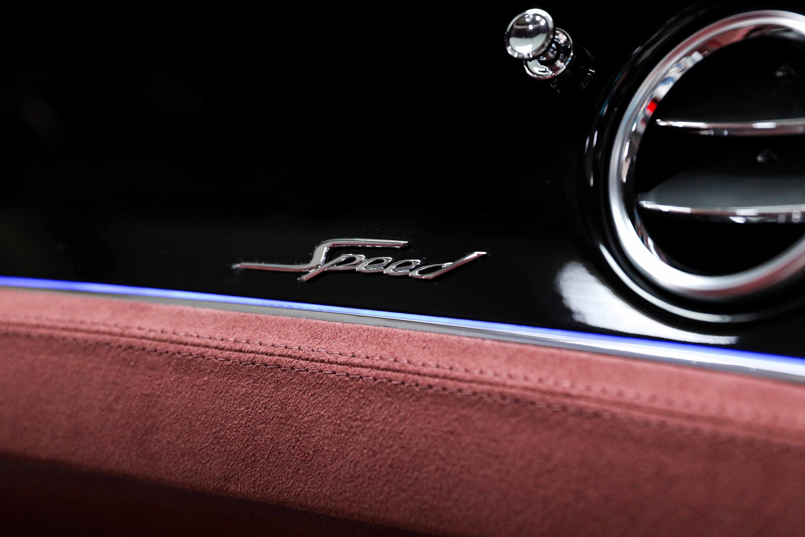 2023 Bentley Continental GTC Speed offered by a specialist dealer in Milan, Italy, photo 3 of 20