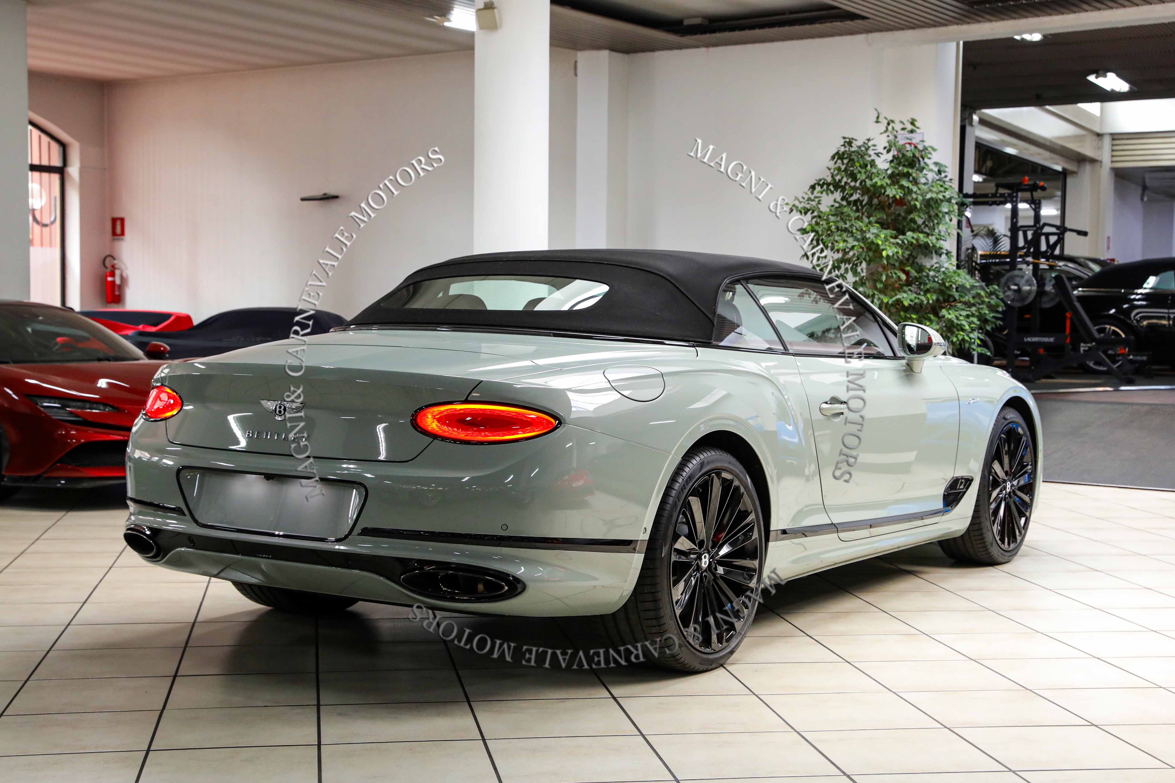 2023 Bentley Continental GTC Speed offered by a specialist dealer in Milan, Italy, photo 16 of 20