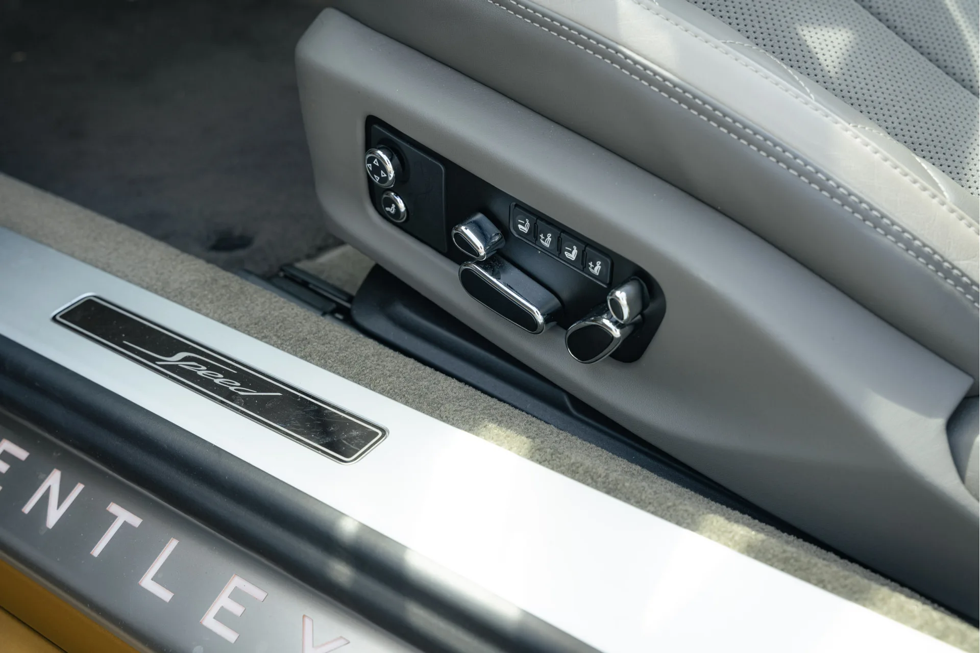 2023 Bentley Continental GTC Speed, 21/30