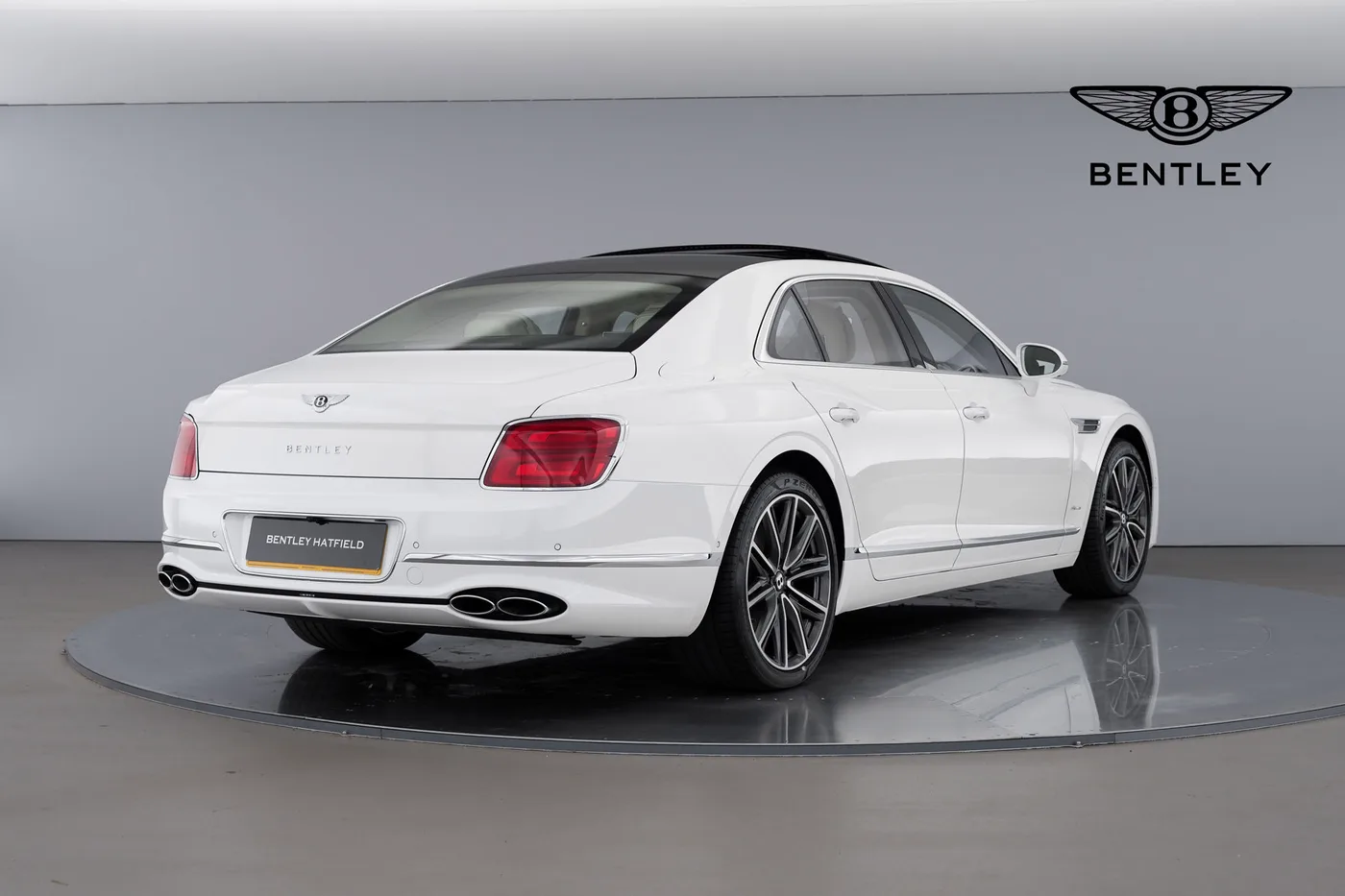 2023 Bentley Flying Spur Azure Hybrid angeboten von einer Vertragshändlergruppe in Hatfield, Vereinigtes Königreich, Foto 2 von 25