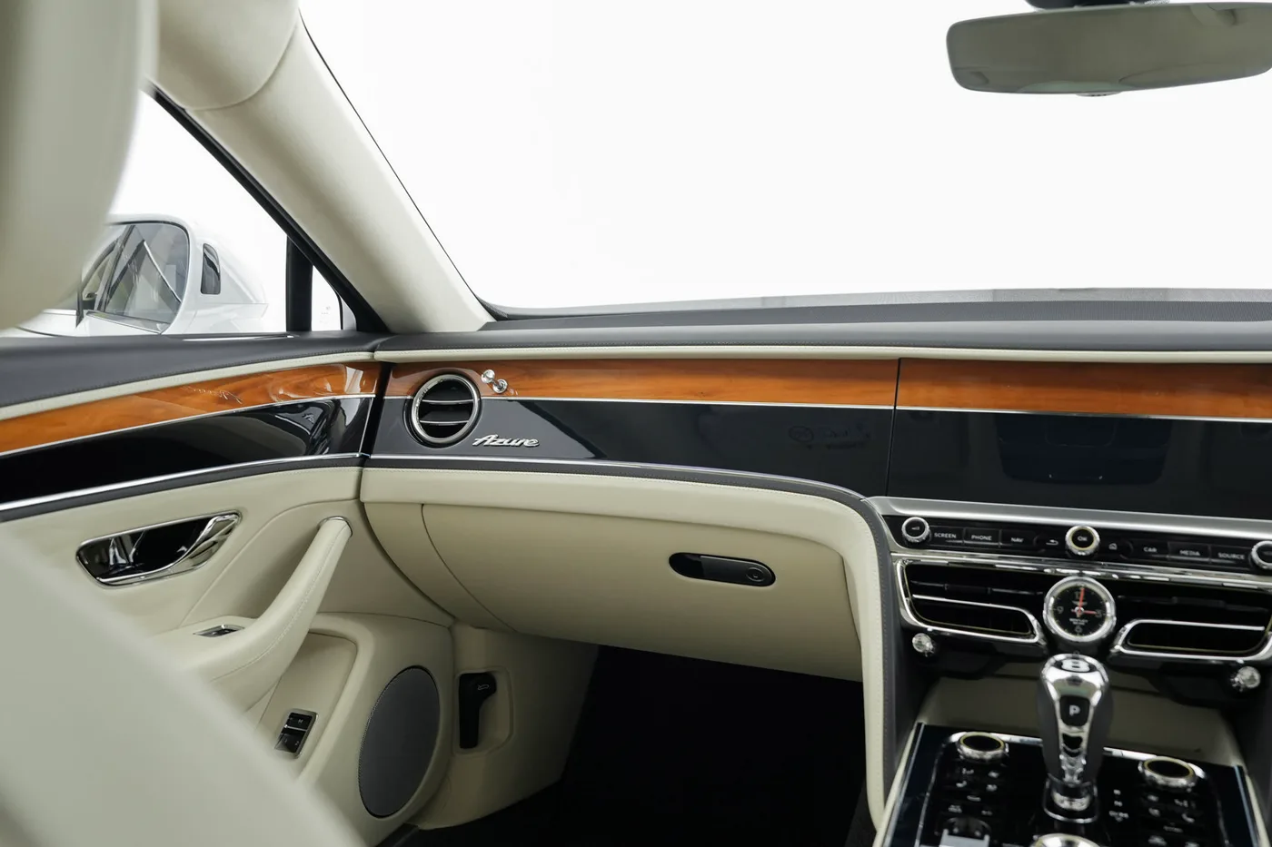 2023 Bentley Flying Spur Azure Hybrid angeboten von einer Vertragshändlergruppe in Hatfield, Vereinigtes Königreich, Foto 7 von 25