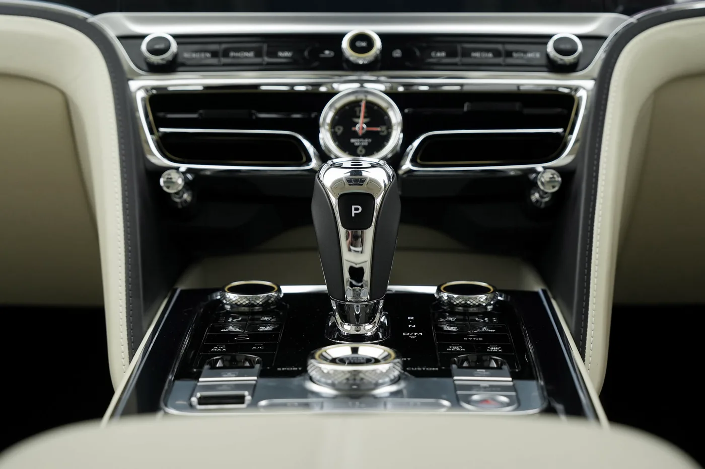 2023 Bentley Flying Spur Azure Hybrid angeboten von einer Vertragshändlergruppe in Hatfield, Vereinigtes Königreich, Foto 13 von 25