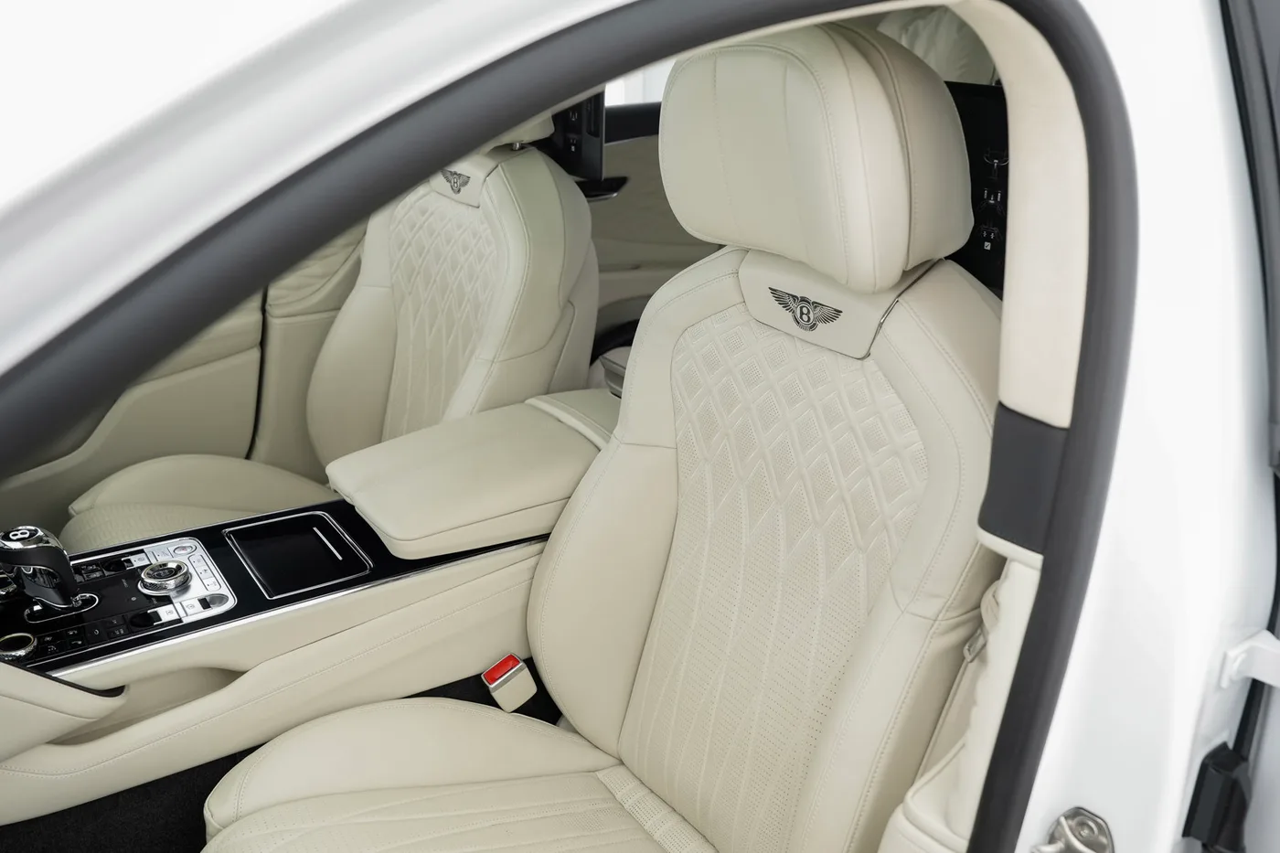 2023 Bentley Flying Spur Azure Hybrid angeboten von einer Vertragshändlergruppe in Hatfield, Vereinigtes Königreich, Foto 22 von 25