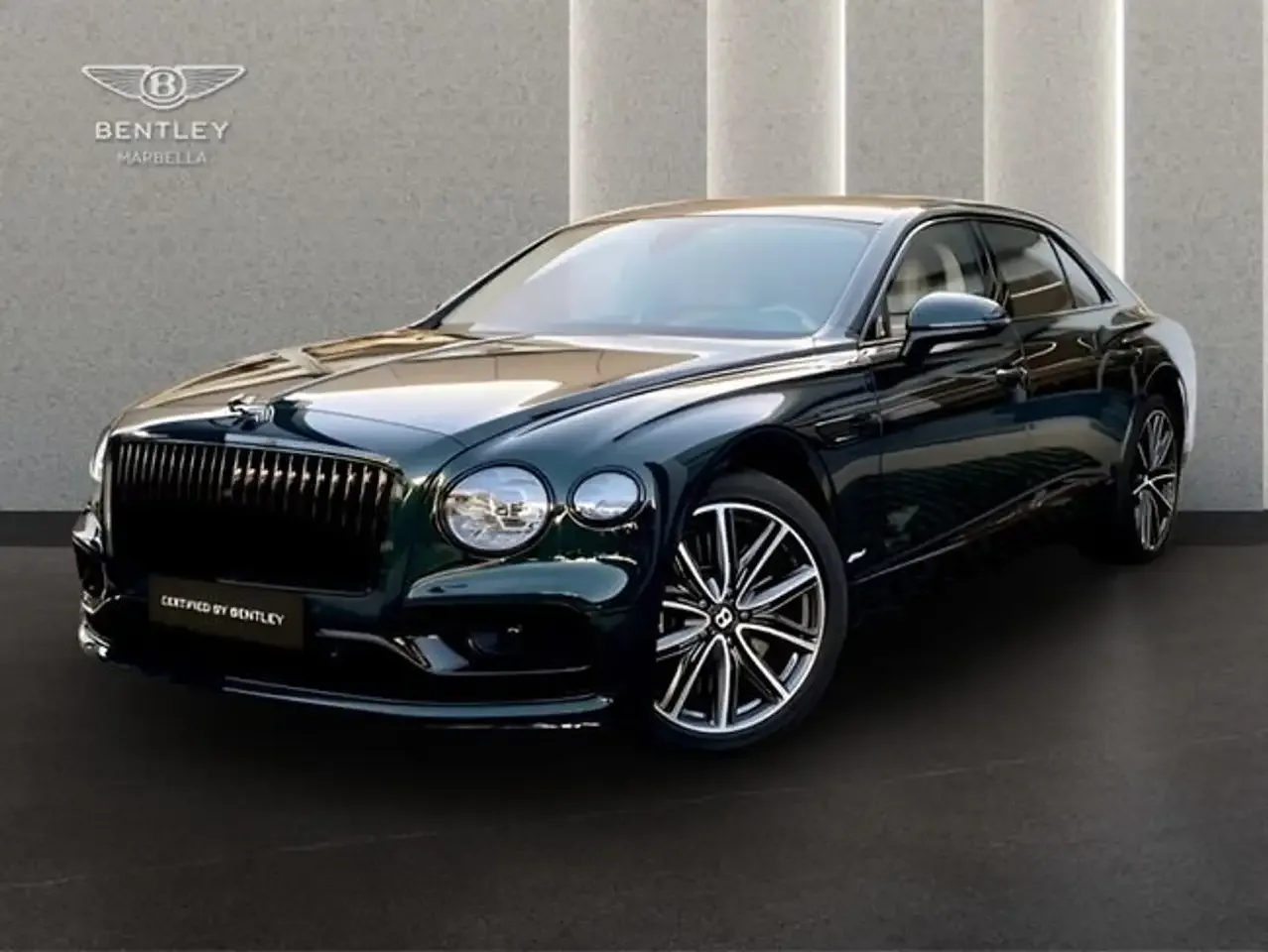 2023 Bentley Flying Spur Hybrid en un concesionario especializado de Madrid, España, foto principal