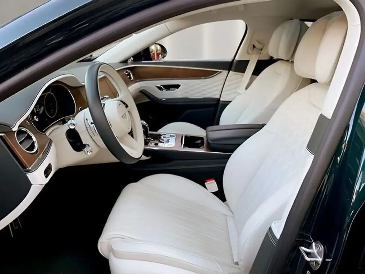 2023 Bentley Flying Spur Hybrid, 9/15