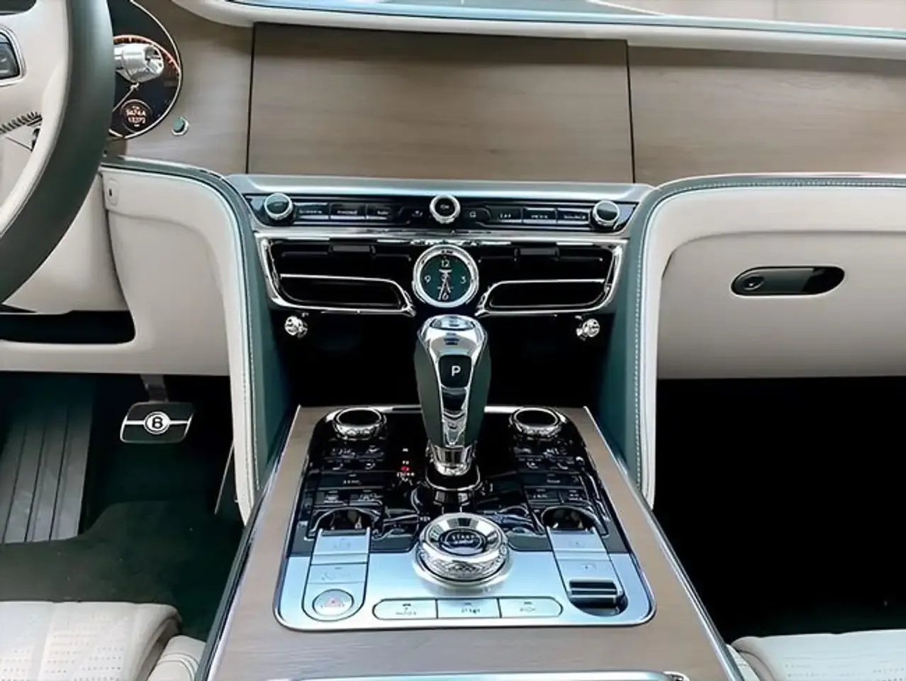 2023 Bentley Flying Spur Hybrid, 11/15