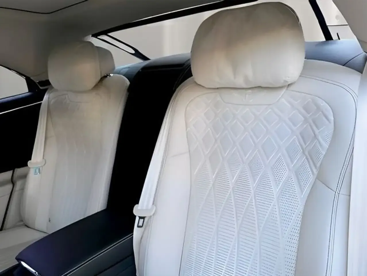 2023 Bentley Flying Spur Hybrid, 14/15