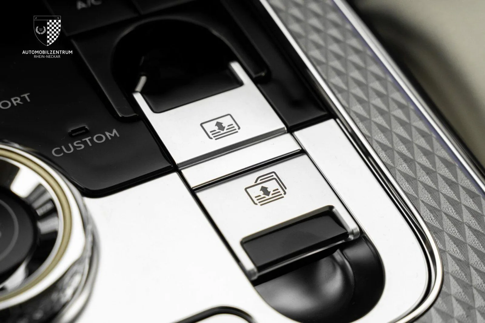 2023 Bentley Flying Spur Mulliner, 27/30