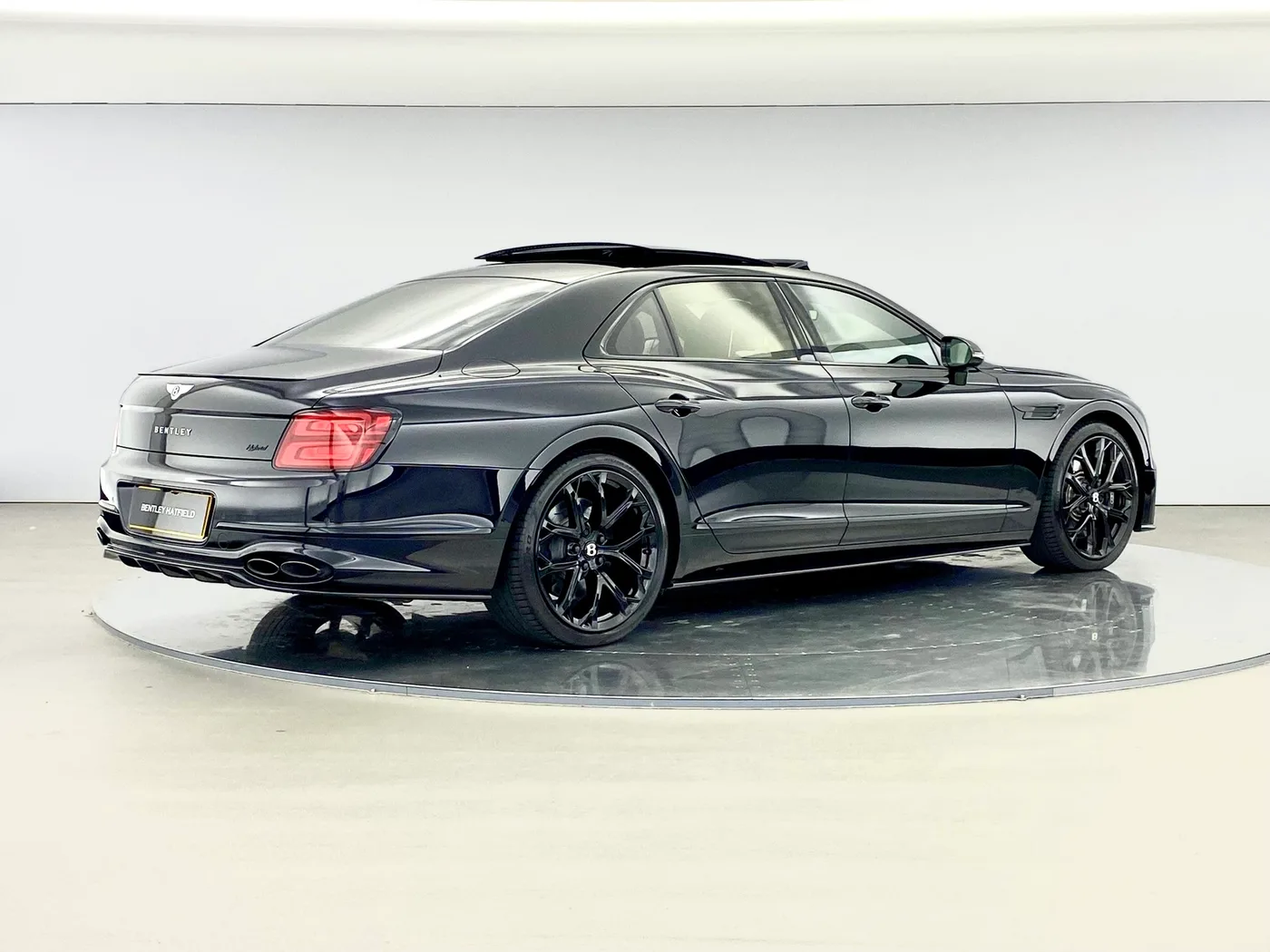 2023 Bentley Flying Spur S offered by a franchised dealer group in Hatfield, United Kingdom, photo 4 of 24