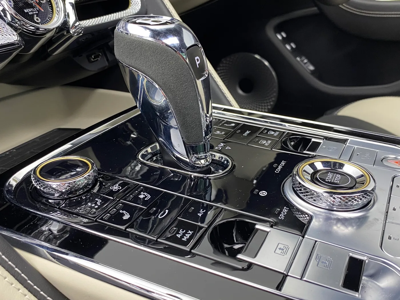2023 Bentley Flying Spur S offered by a franchised dealer group in Hatfield, United Kingdom, photo 21 of 24