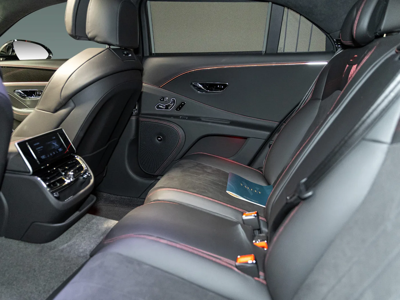 2023 Bentley Flying Spur S Hybrid offered by an official Bentley dealer in Leusden, Netherlands, photo 14 of 15
