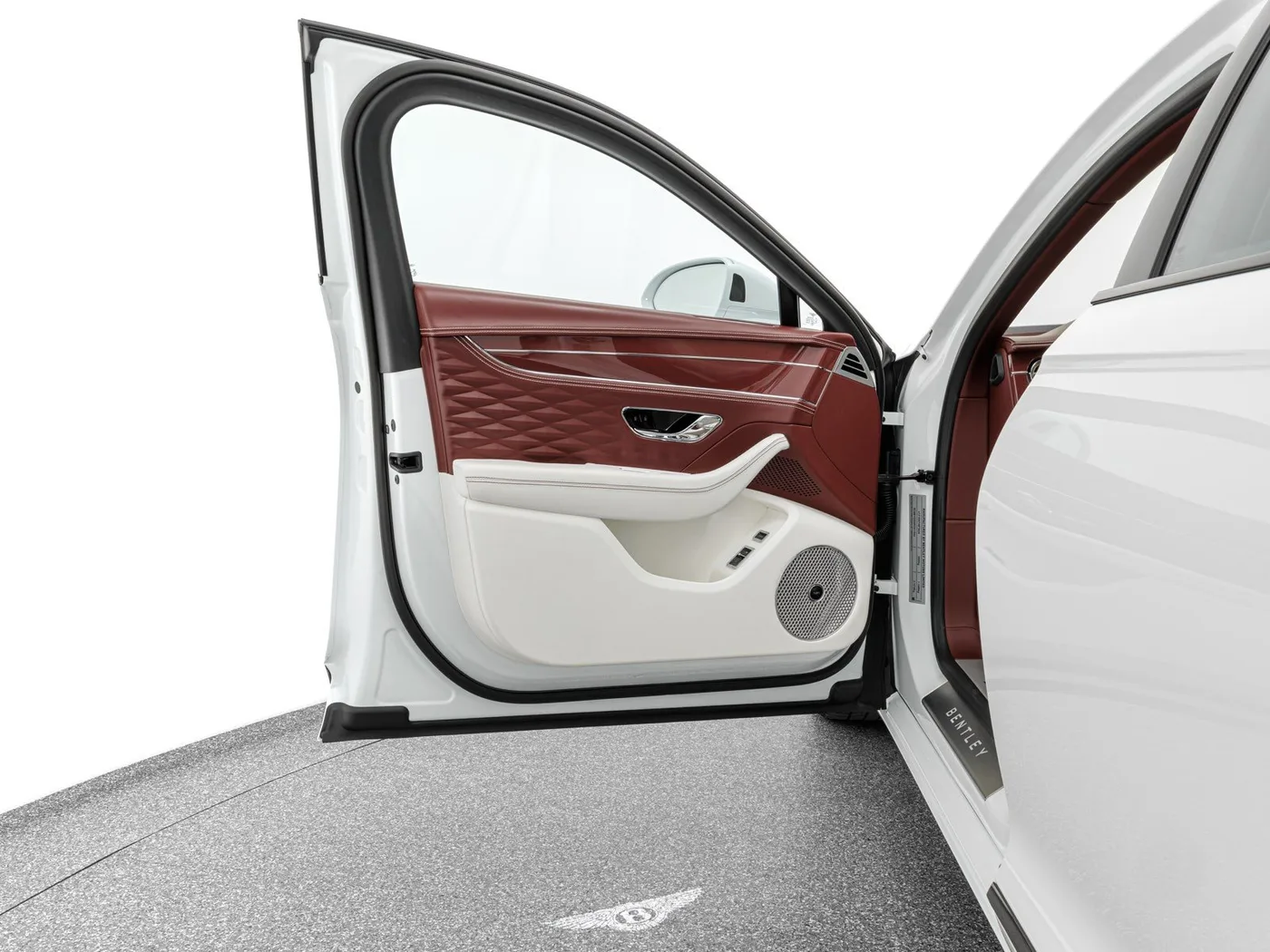 2023 Bentley Flying Spur Speed proposée par un concessionnaire spécialisé à Böblingen, Allemagne, photo 8 sur 15
