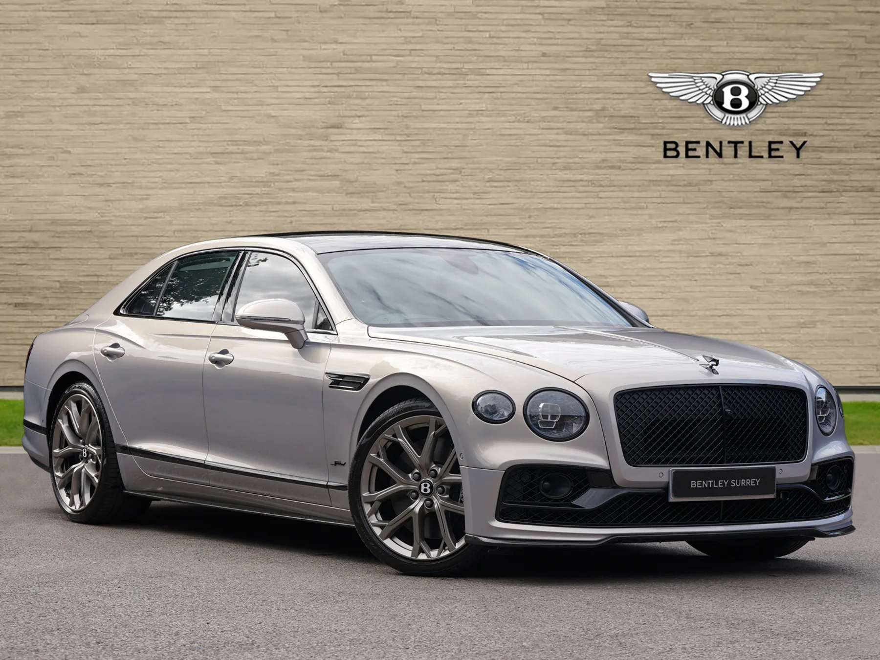 2023 Bentley Flying Spur Speed W12 proposée par un groupe de concessions agréées à Ripley, Royaume-Uni, photo principale