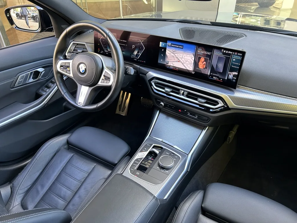 2023 BMW 318i Touring M Sport, 5/30
