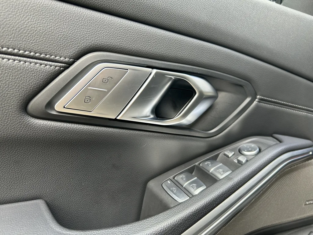 2023 BMW 318i Touring M Sport, 12/30