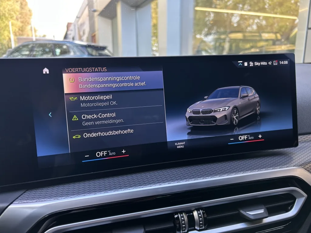 2023 BMW 318i Touring M Sport, 25/30