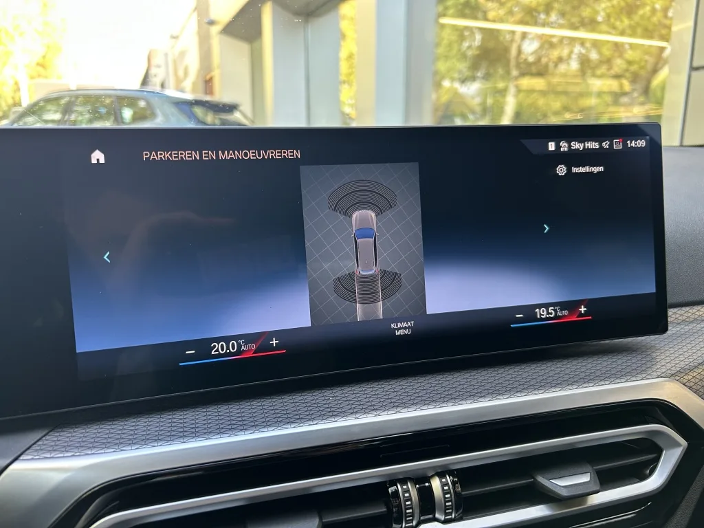 2023 BMW 318i Touring M Sport, 28/30