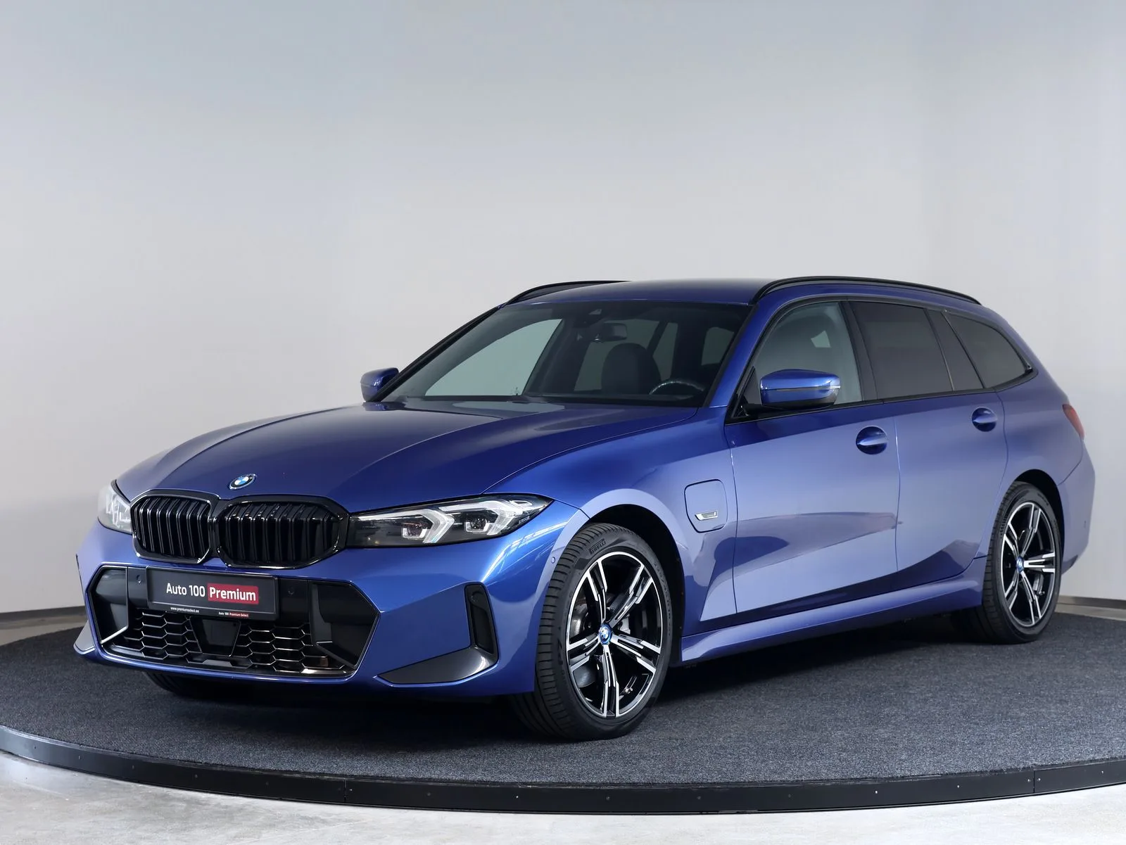 2023 BMW 330e xDrive Touring, M Sport angeboten von einem Fachhändler in Tallinn, Estland, Hauptfoto