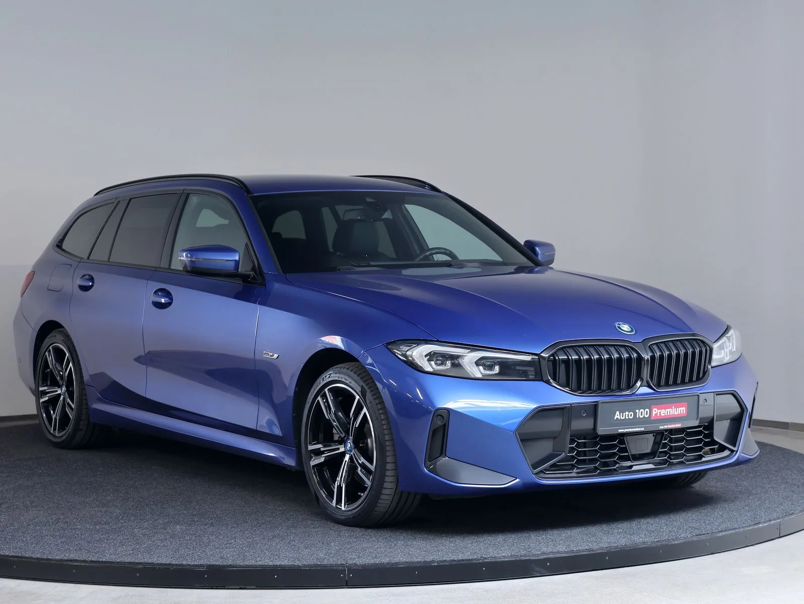 2023 BMW 330e xDrive Touring, M Sport, 2/24