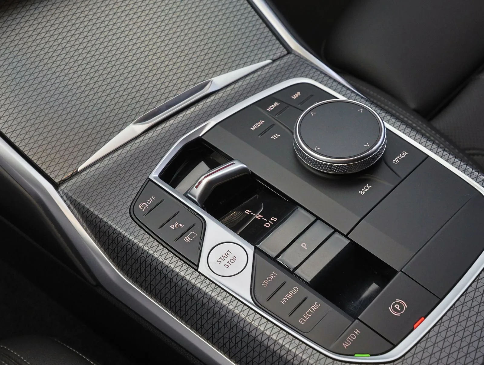 2023 BMW 330e xDrive Touring, M Sport, 20/24