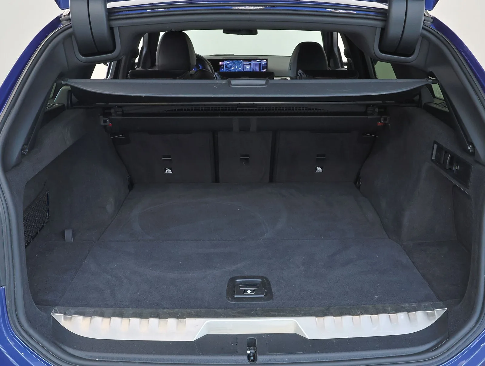 2023 BMW 330e xDrive Touring, M Sport, 22/24
