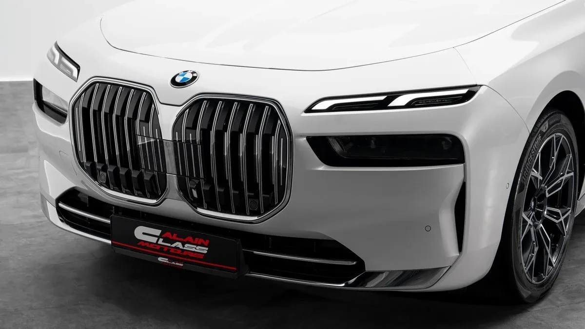 2023 BMW 735i, 7/30