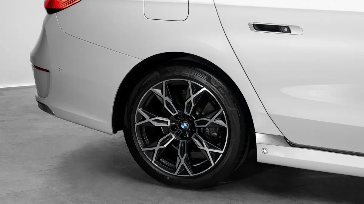2023 BMW 735i, 10/30