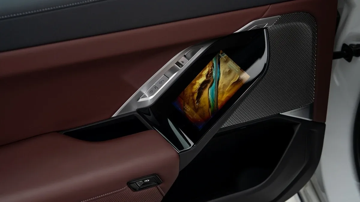 2023 BMW 735i, 15/30