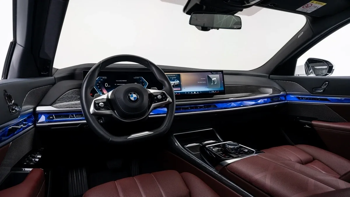 2023 BMW 735i, 17/30