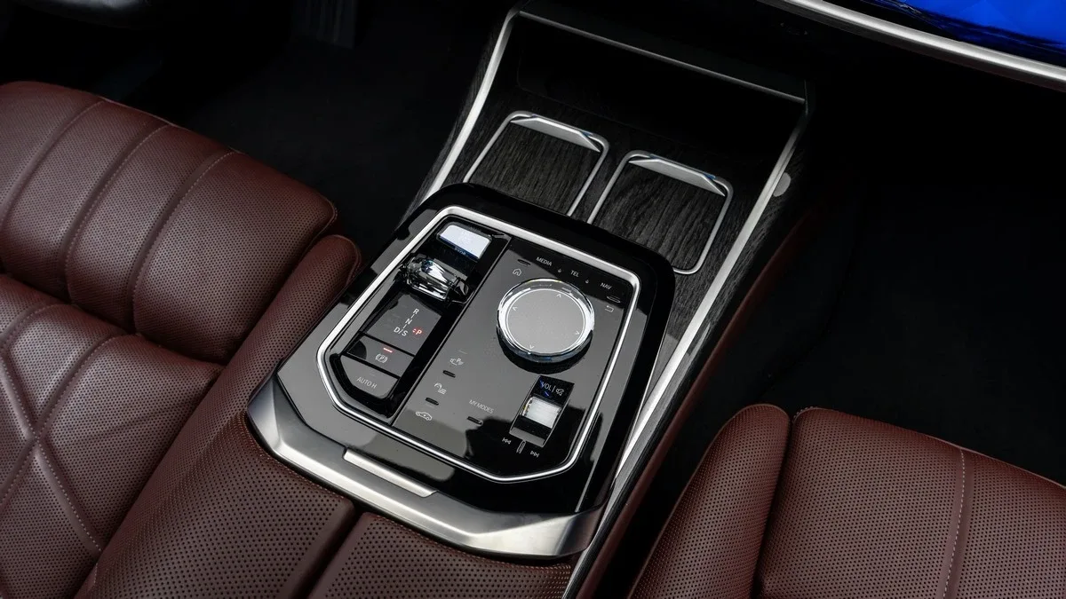 2023 BMW 735i, 21/30