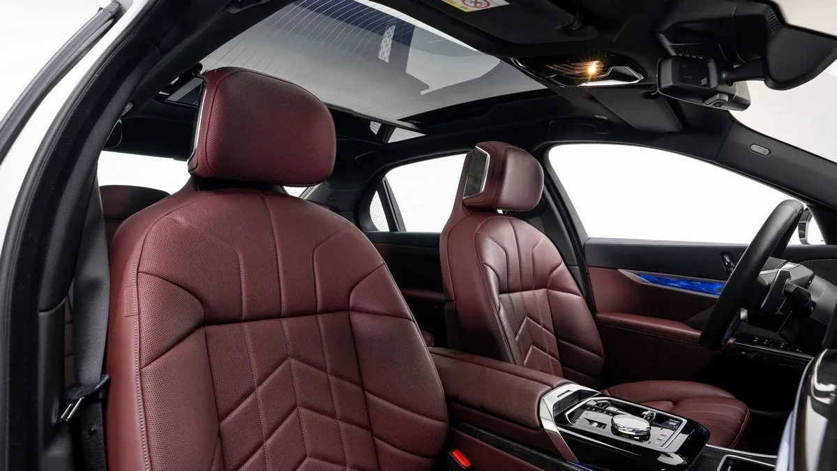 2023 BMW 735i, 24/30