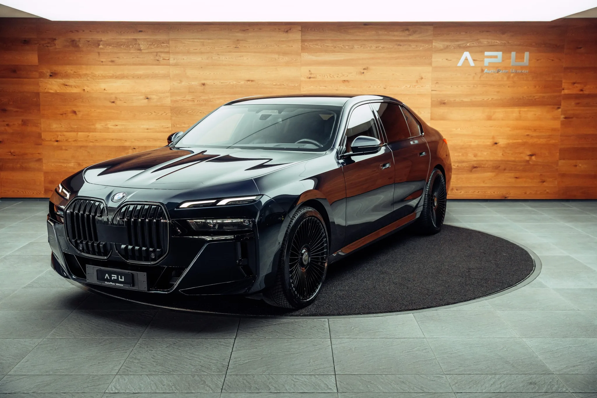 2023 BMW 740d, 4/26