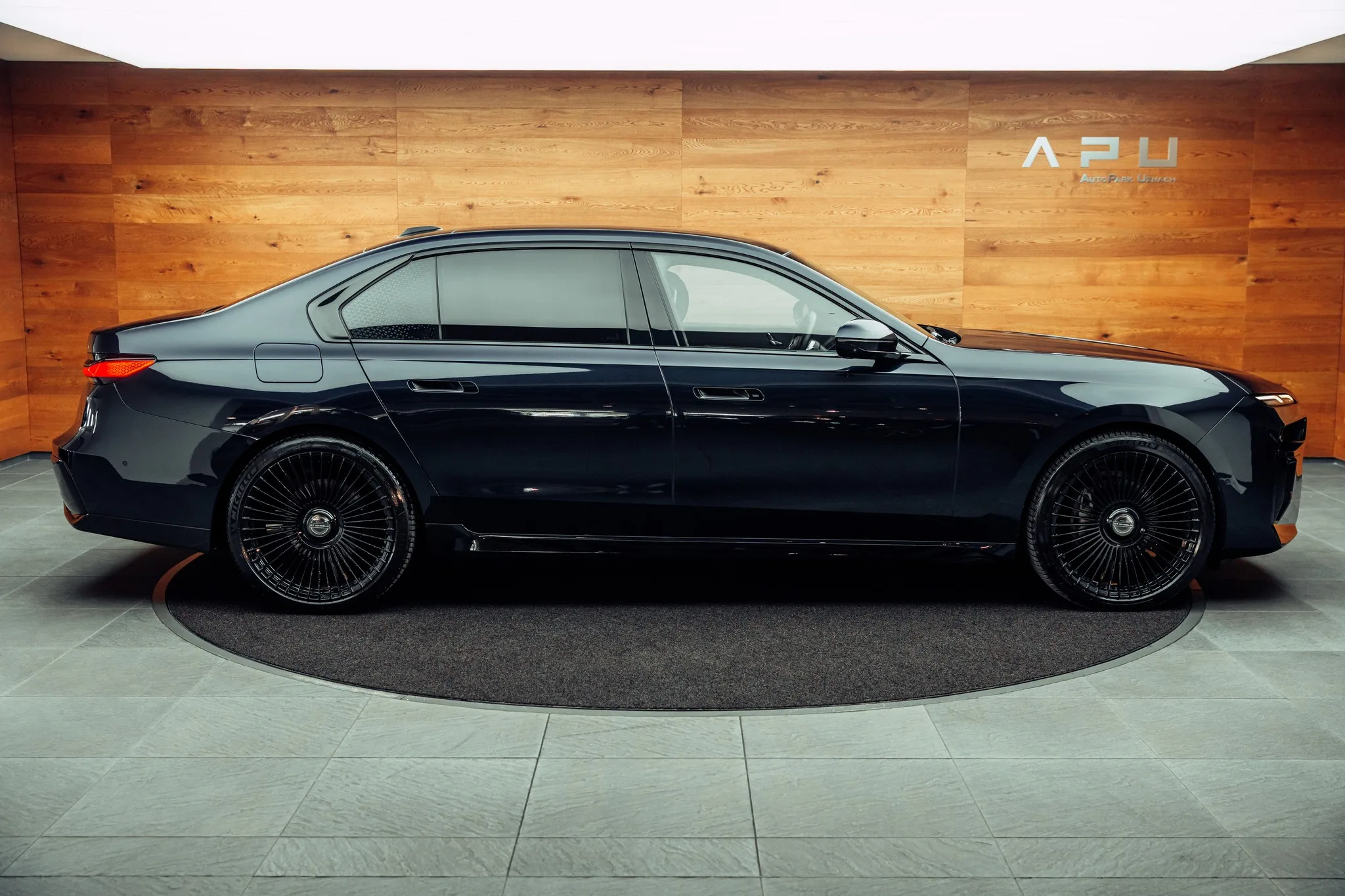 2023 BMW 740d, 12/26