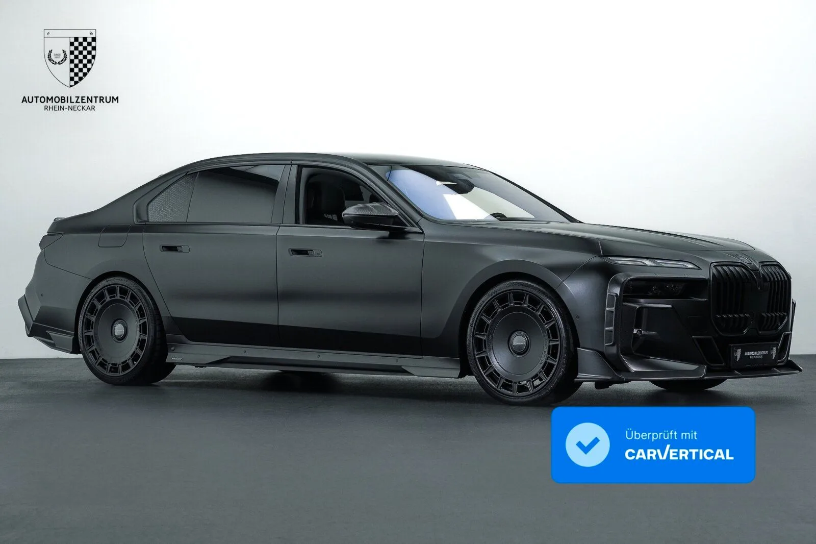 2023 BMW 750e angeboten von einem Supersportwagenhändler in Viernheim, Deutschland, Hauptfoto