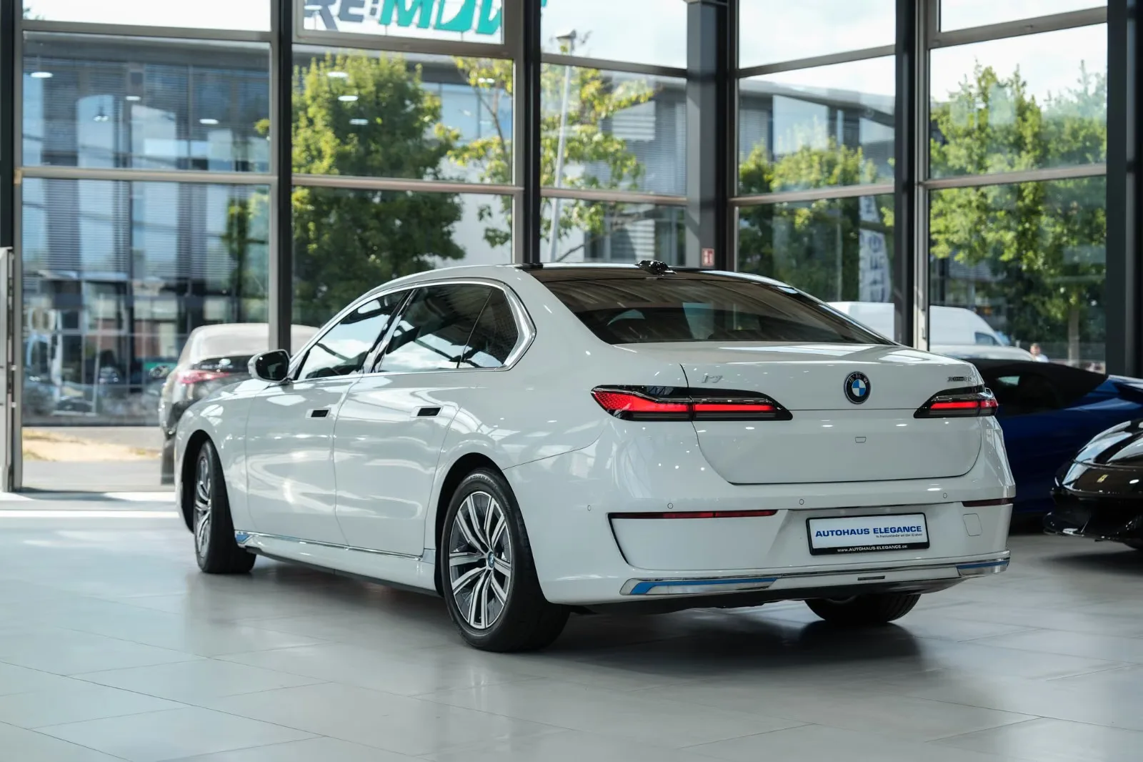 2023 BMW i7 xDrive60 Pure Excellence, 3/30