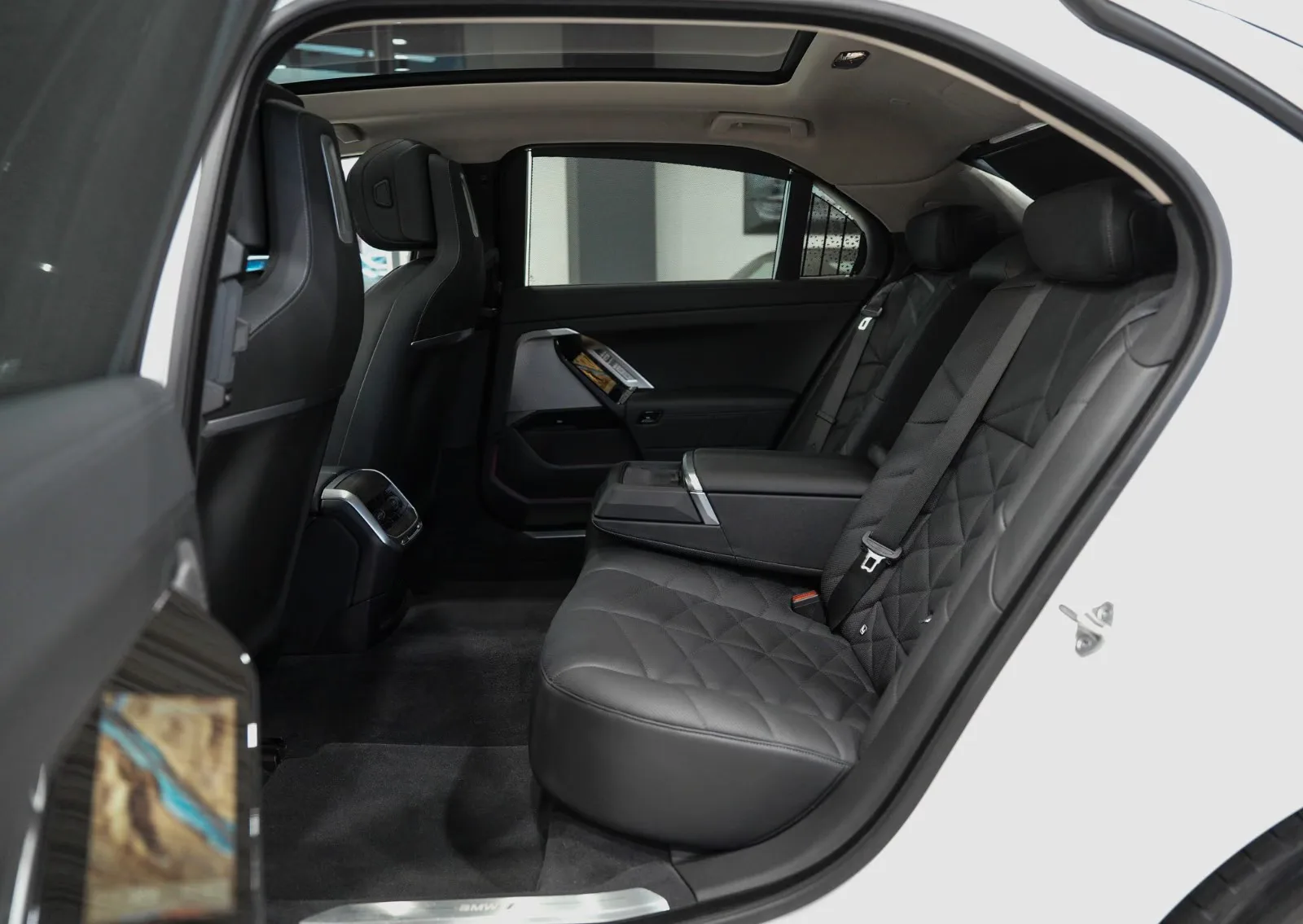 2023 BMW i7 xDrive60 Pure Excellence, 18/30