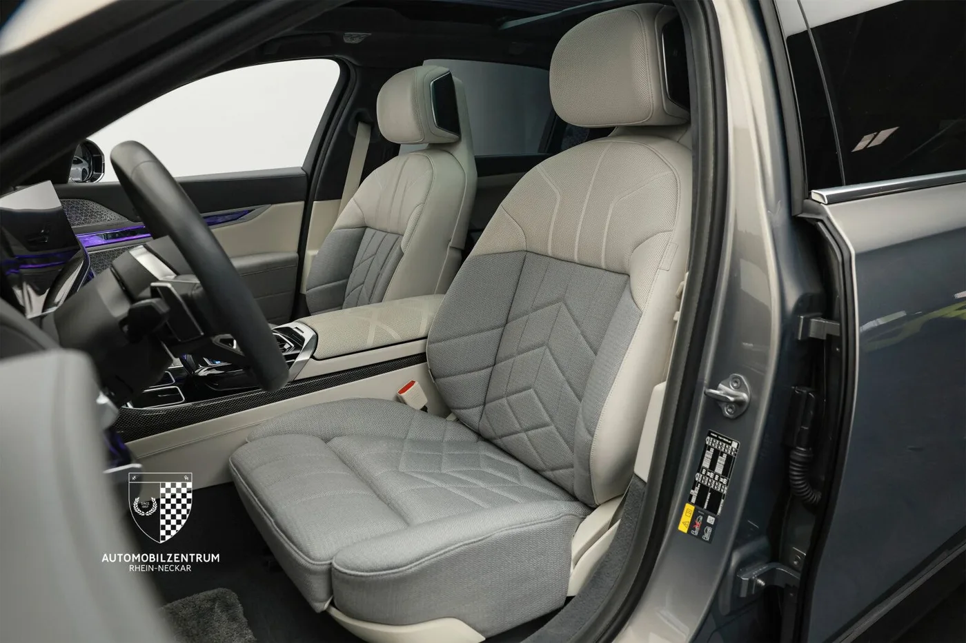 2023 BMW i7 xDrive60 M Sport angeboten von einem Supersportwagenhändler in Viernheim, Deutschland, Foto 15 von 25